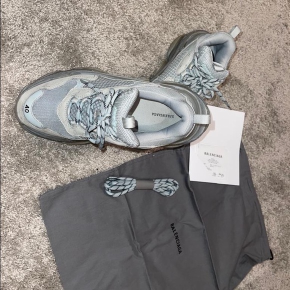 BALENCIAGA triple S Shoes - Picture 2 of 3